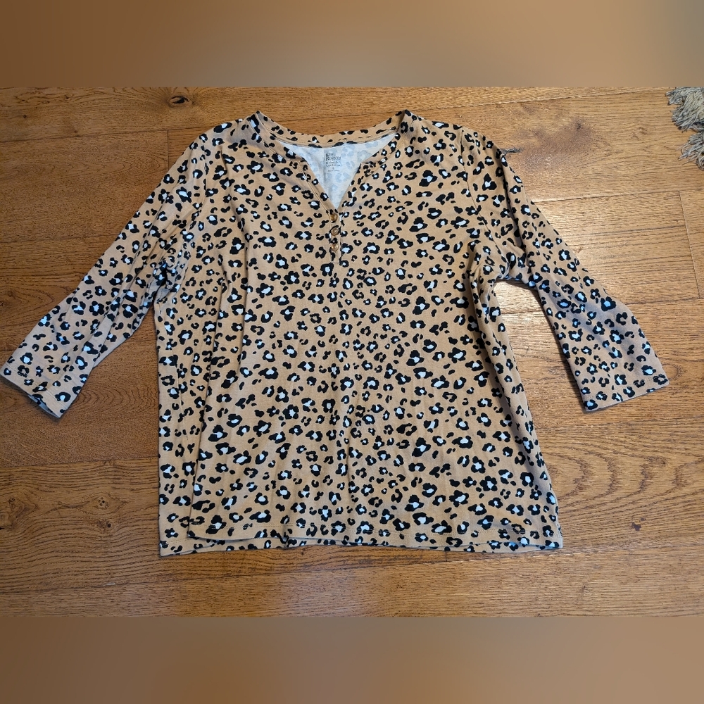Kim Rogers Women's 3/4 Sleeve Animal Print Henley Shirt Leopard 100 % Cotton L